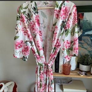 Show me your MuMu pink floral robe NWT